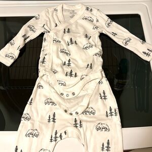 Honest Co bear and forest tree pattern set like new